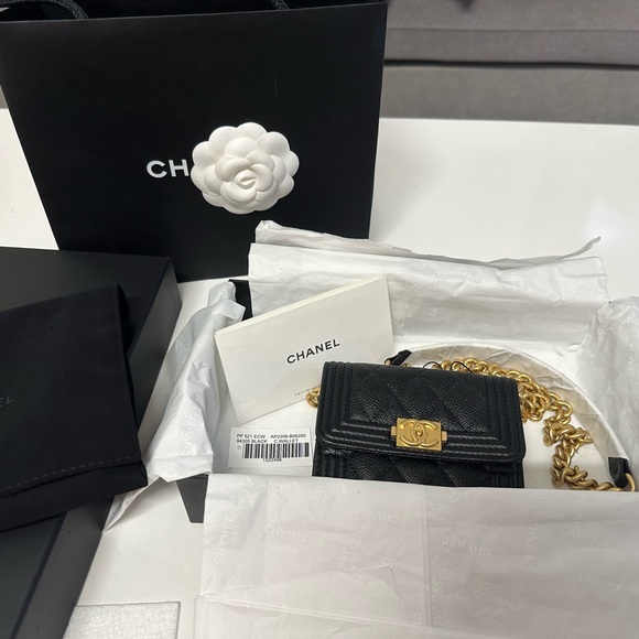 BRAND NEW - Boy Chanel Flap Coin Purse with Chain - Picture 2 of 7